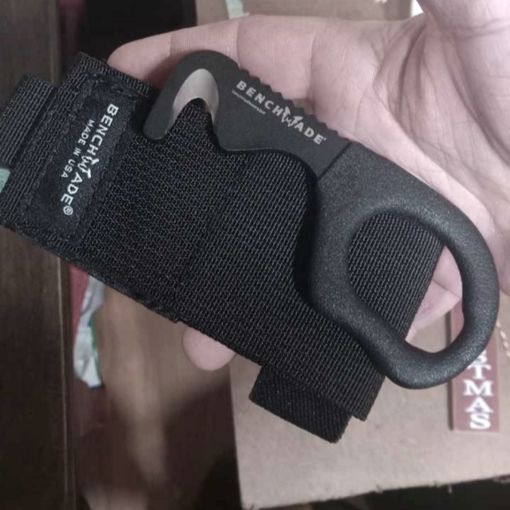 Brand new Benchmade SEATBELT emergency knife